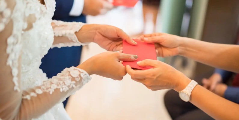8 Mistakes Couples Make With Their Wedding Gift Money
